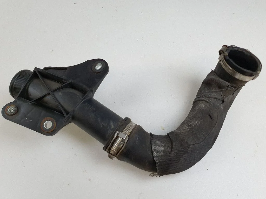Intercooler hose/pipe 8K0145673R