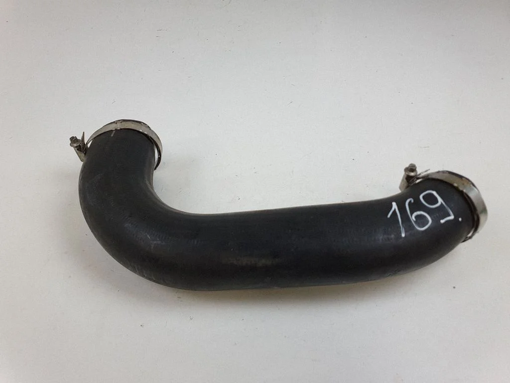 Vahejahuti voolik (-ud)/ toru (-d) – Audi Q3 8U (2011-2016)