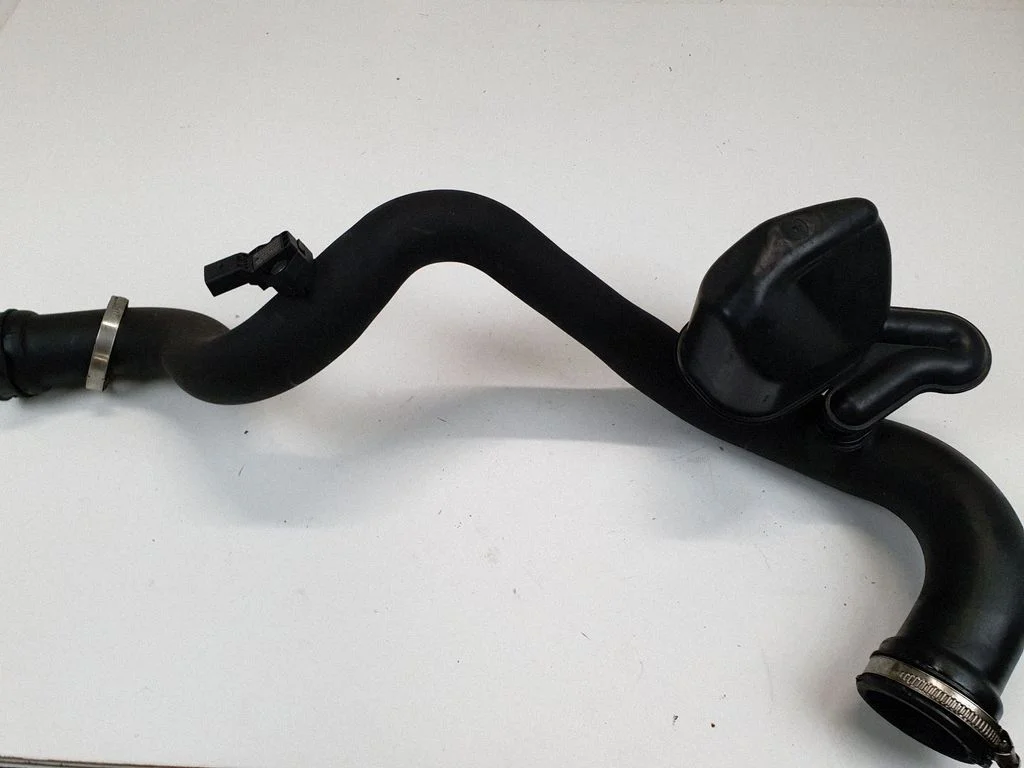 Intercooler hose/pipe 03G906051E