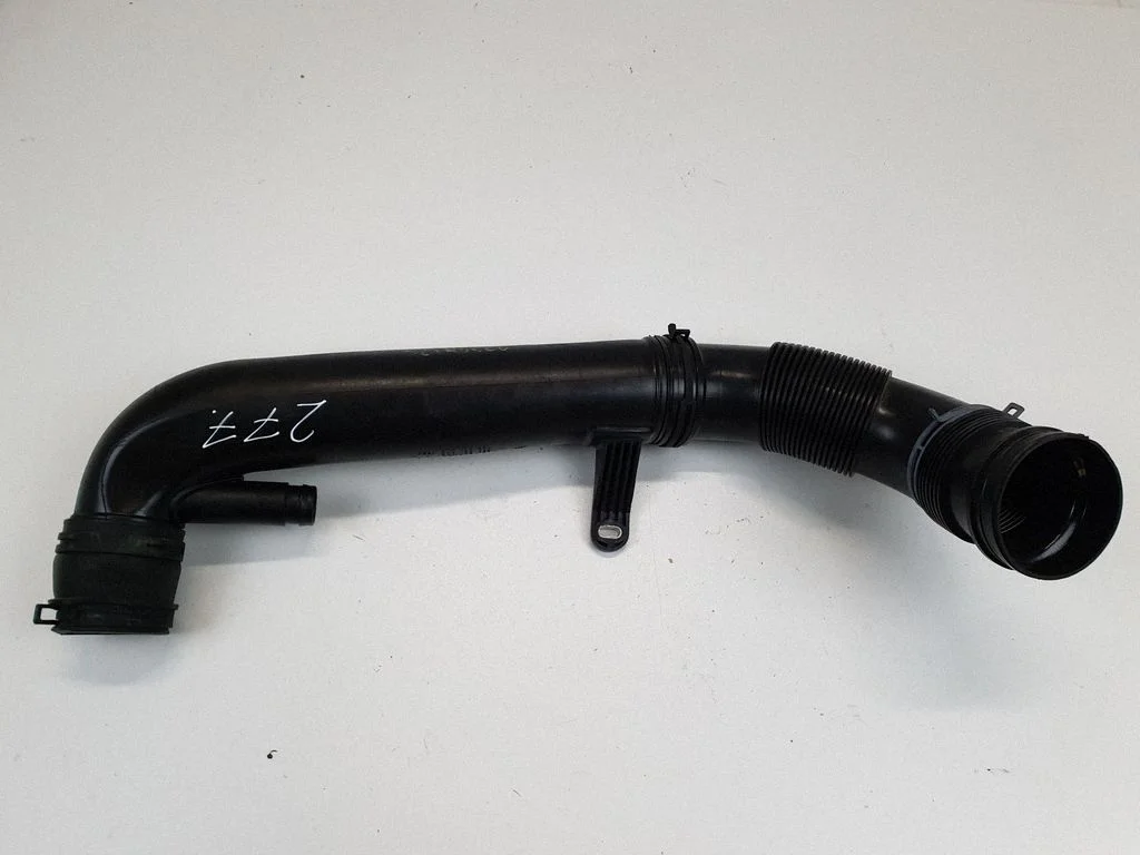 Intercooler hose/pipe 5C0129656