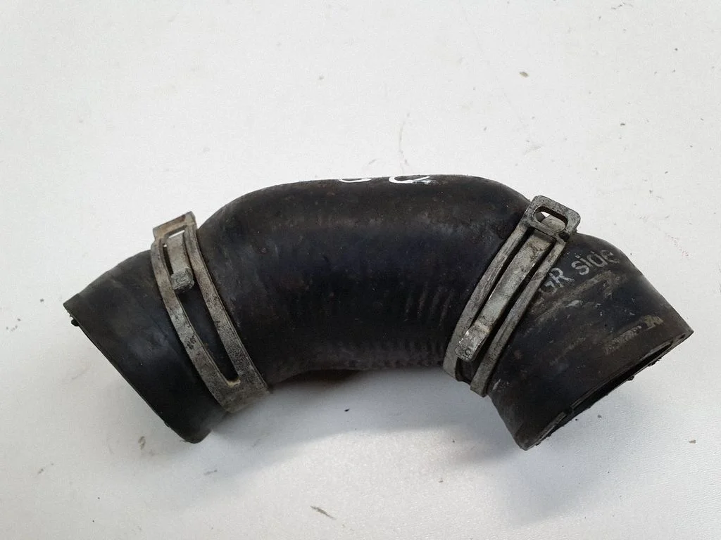 Intercooler hose/pipe 04L131525A