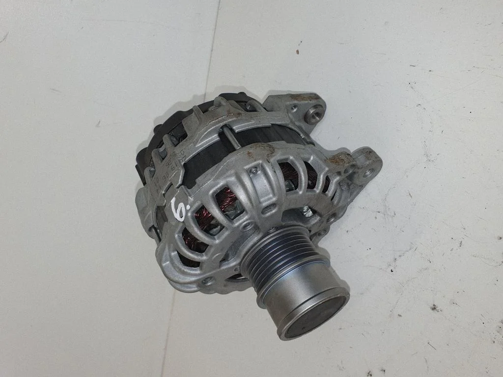 Generator/alternator 04E903015A