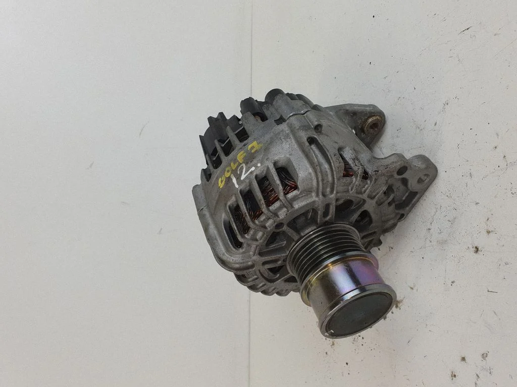 Generator/alternator 04E903015A
