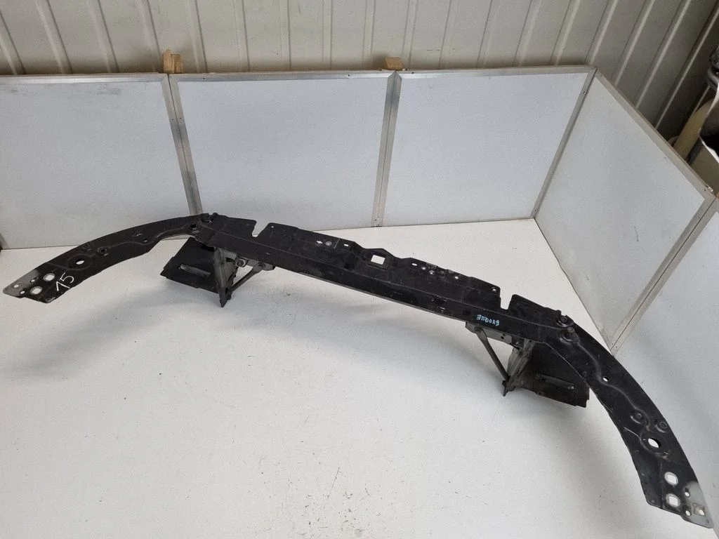 Radiaatori tugipaneel BJ3216778AC – Land Rover Evoque I (2011-2018)