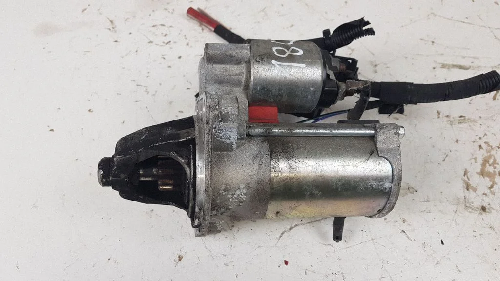 Starteris AV6N11000CB