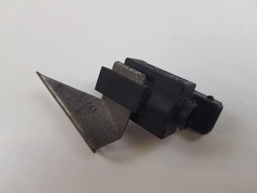 Turbo solenoid valve 7810831