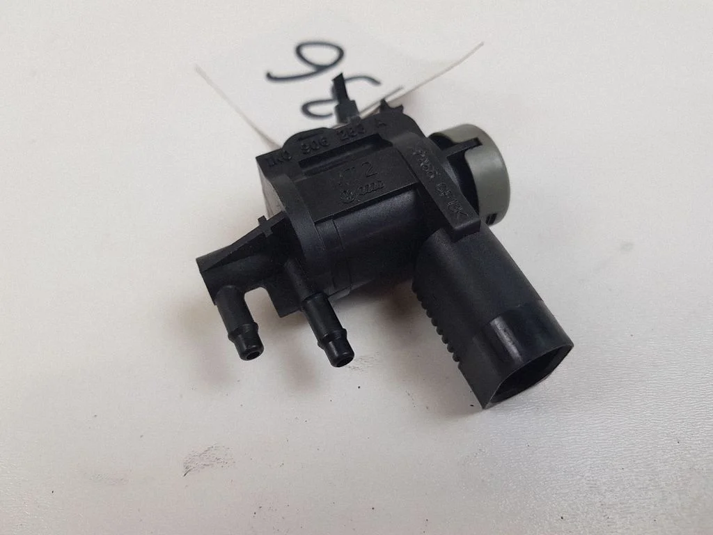 Zawór elektromagnetyczny turbo 1K0906283A