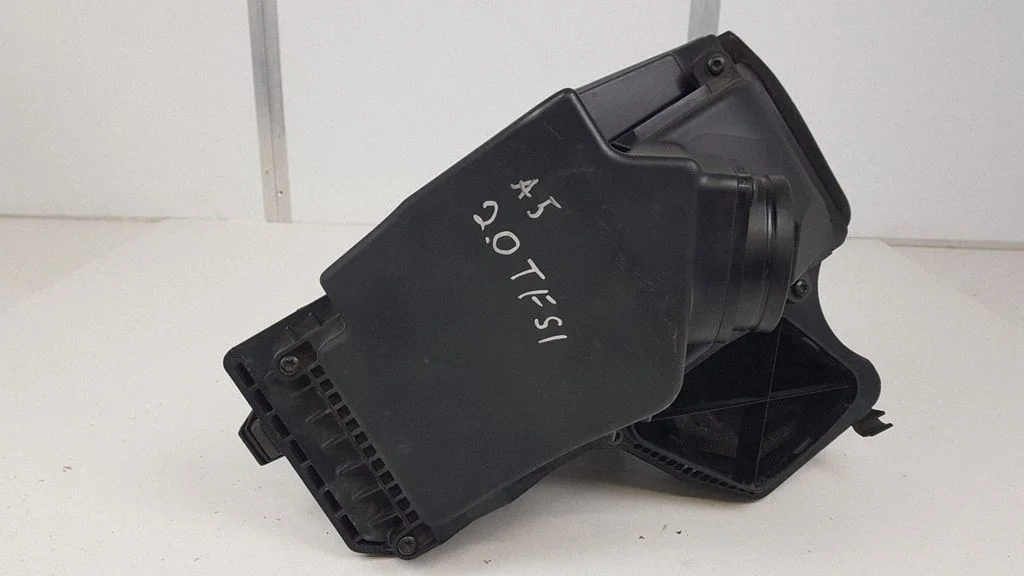 Obudowa filtra powietrza 8K0183A – Audi A5 Sportback 8TA (2009-2016)