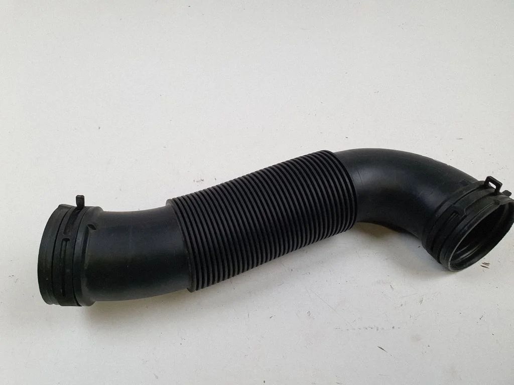 Air intake duct part 2Q0129618A