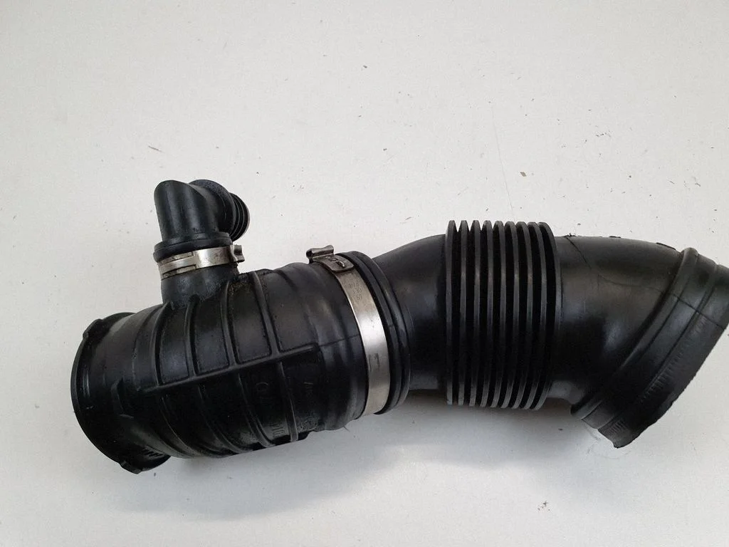 Air intake duct part – Audi A8 S8 D3 4E (2002-2009)