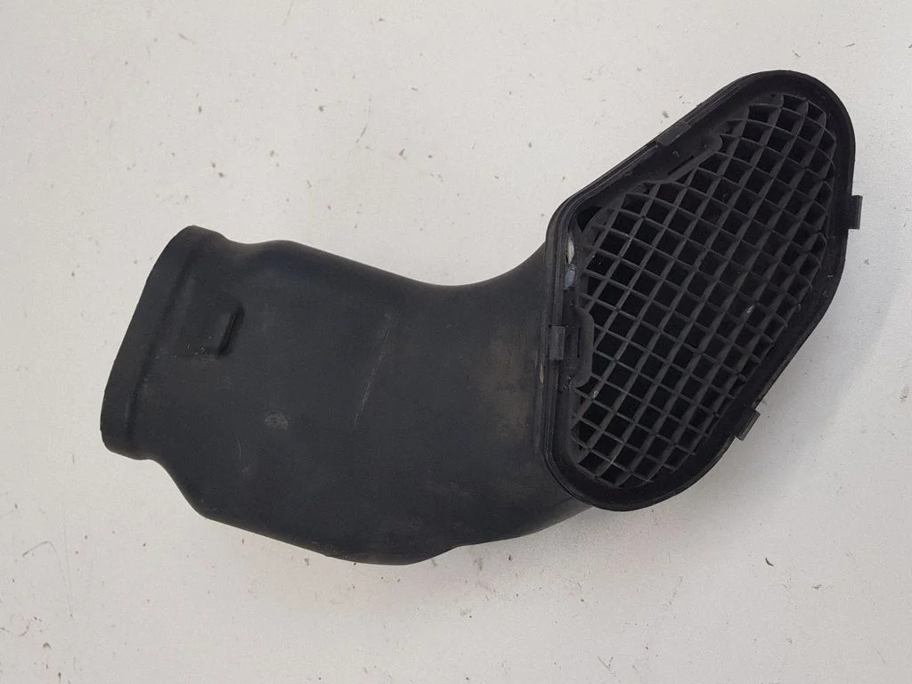 Air intake duct part 7796692