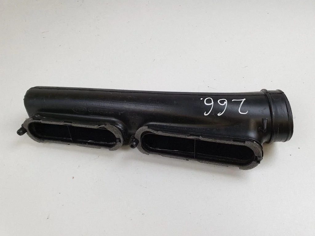 Air intake duct part – Land Rover Range Rover Sport L494 (2013-)