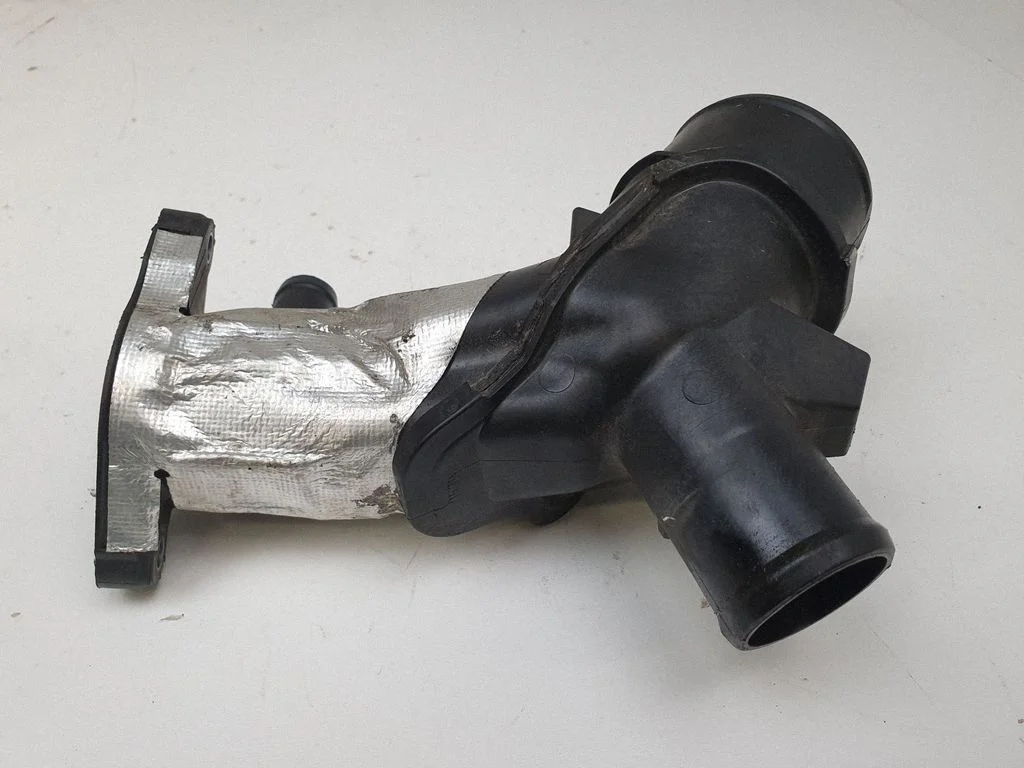 Gaisa ieplūdes kanāla detaļa (-as) 165763328R – Renault Megane III (2009-2016)