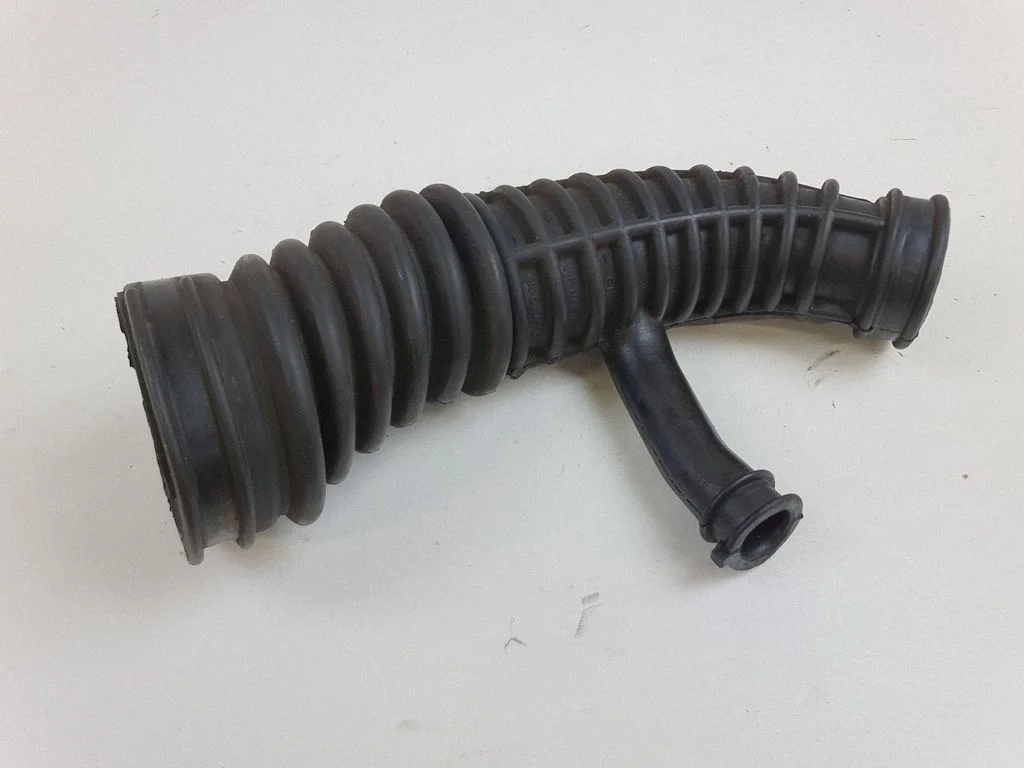 Turbo air intake inlet pipe/hose – Ford Mondeo Mk III (2000-2007)