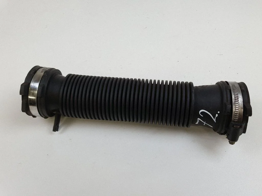 Air intake hose/pipe