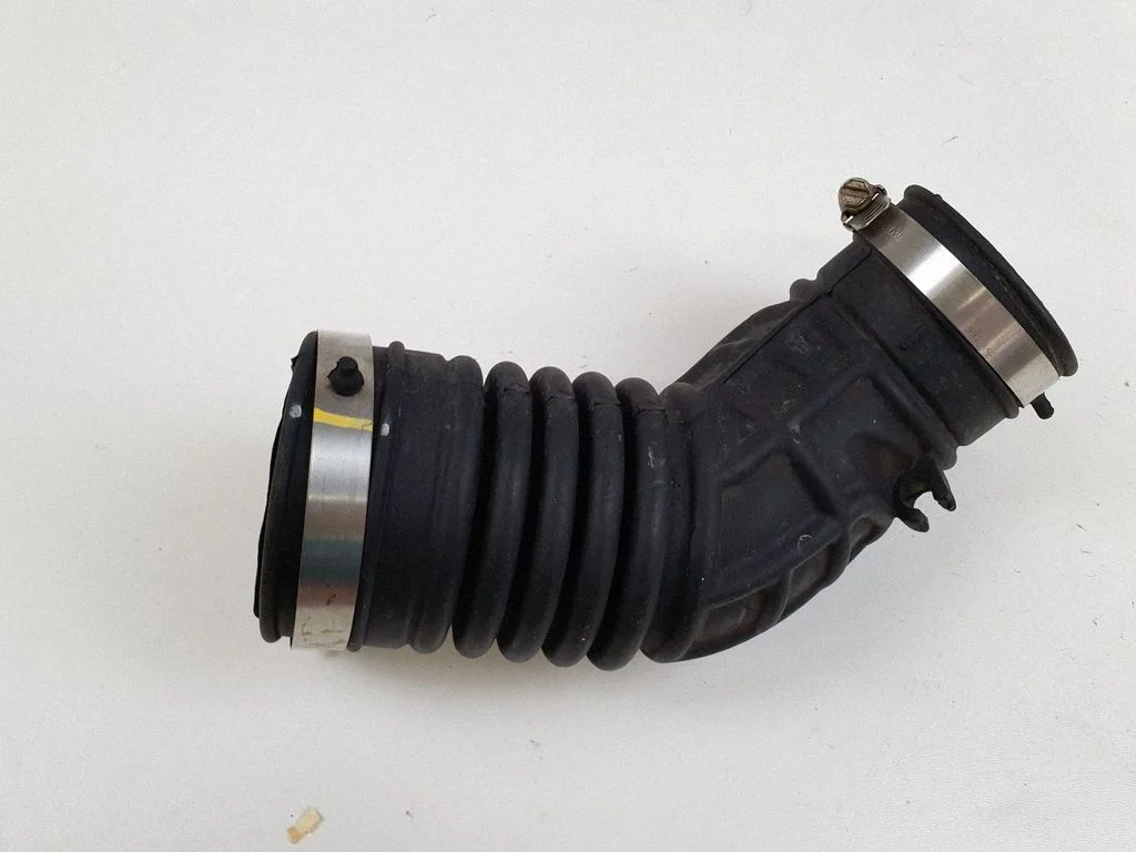 Air intake hose/pipe