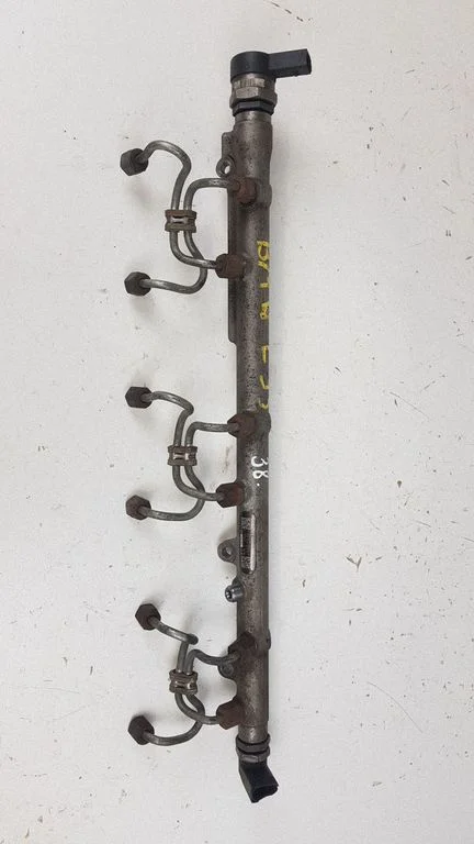 Fuel main line pipe