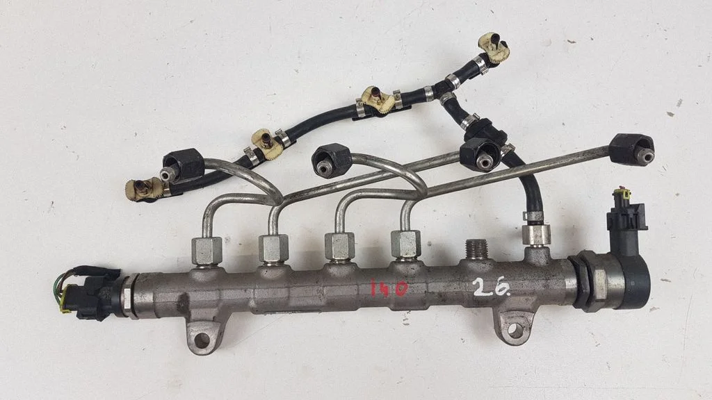 Fuel main line pipe