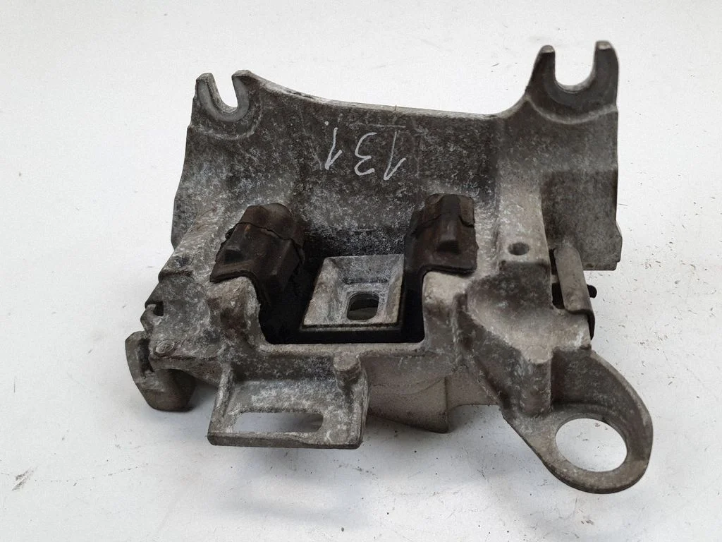 Engine mount bracket – Renault Scenic III - Grand scenic III (2009-2016)