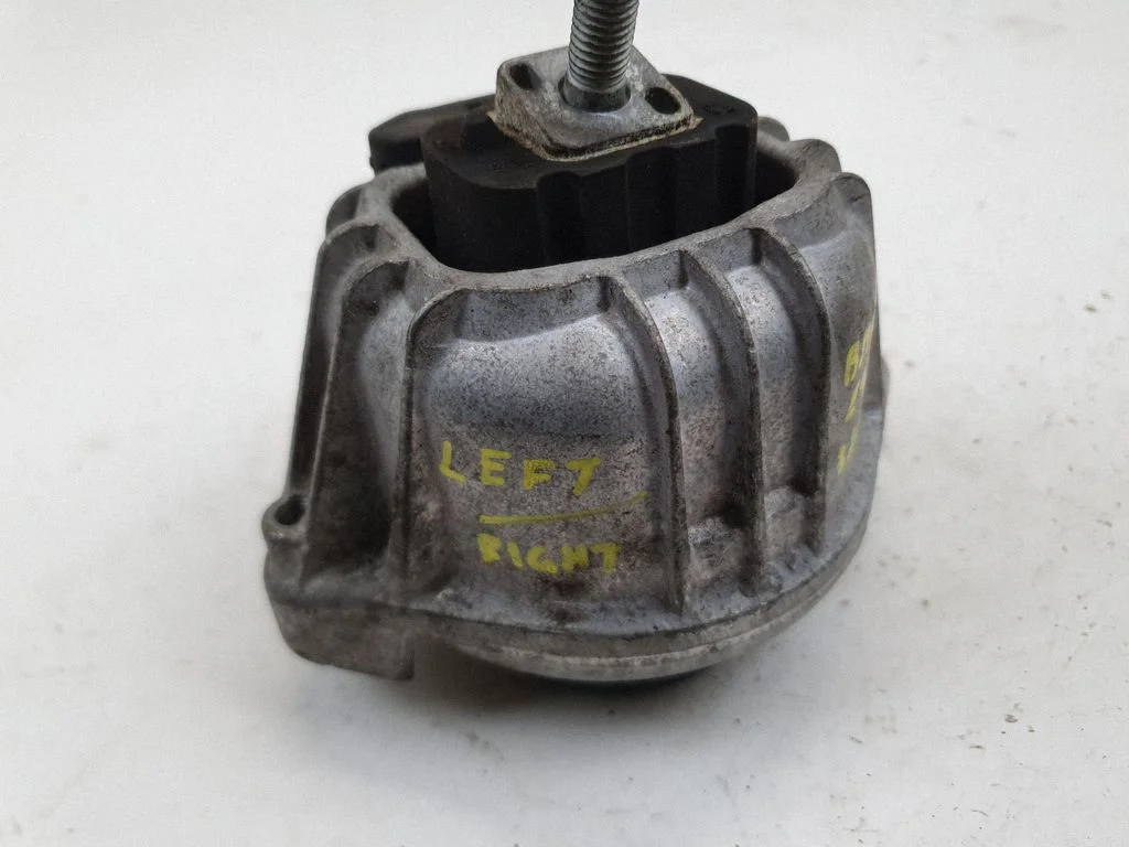 Engine mount bracket