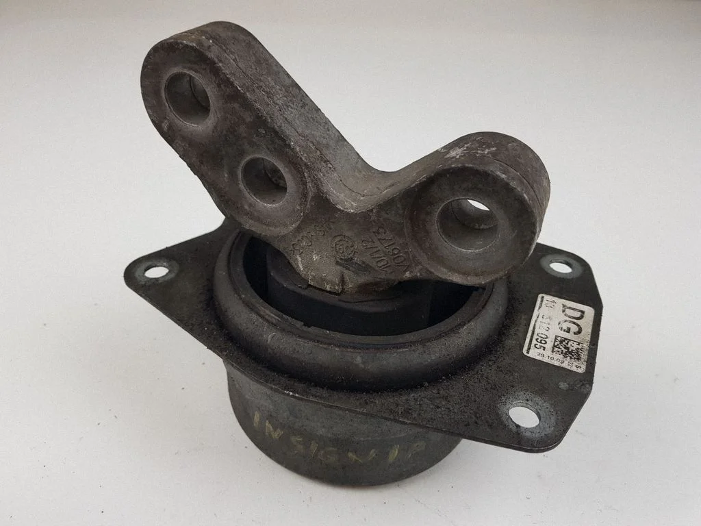 Engine mount bracket