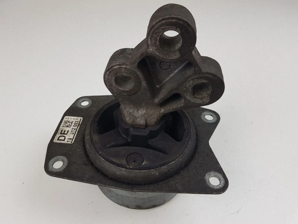 Engine mount bracket