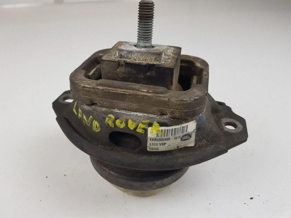 Engine mount bracket