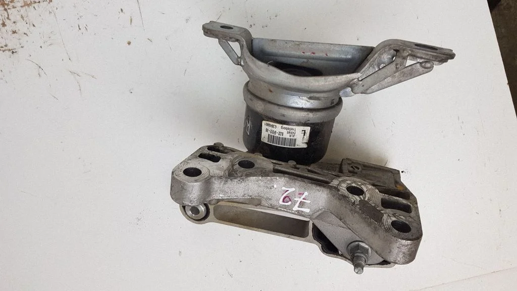 Engine mount bracket BJ326F012AB