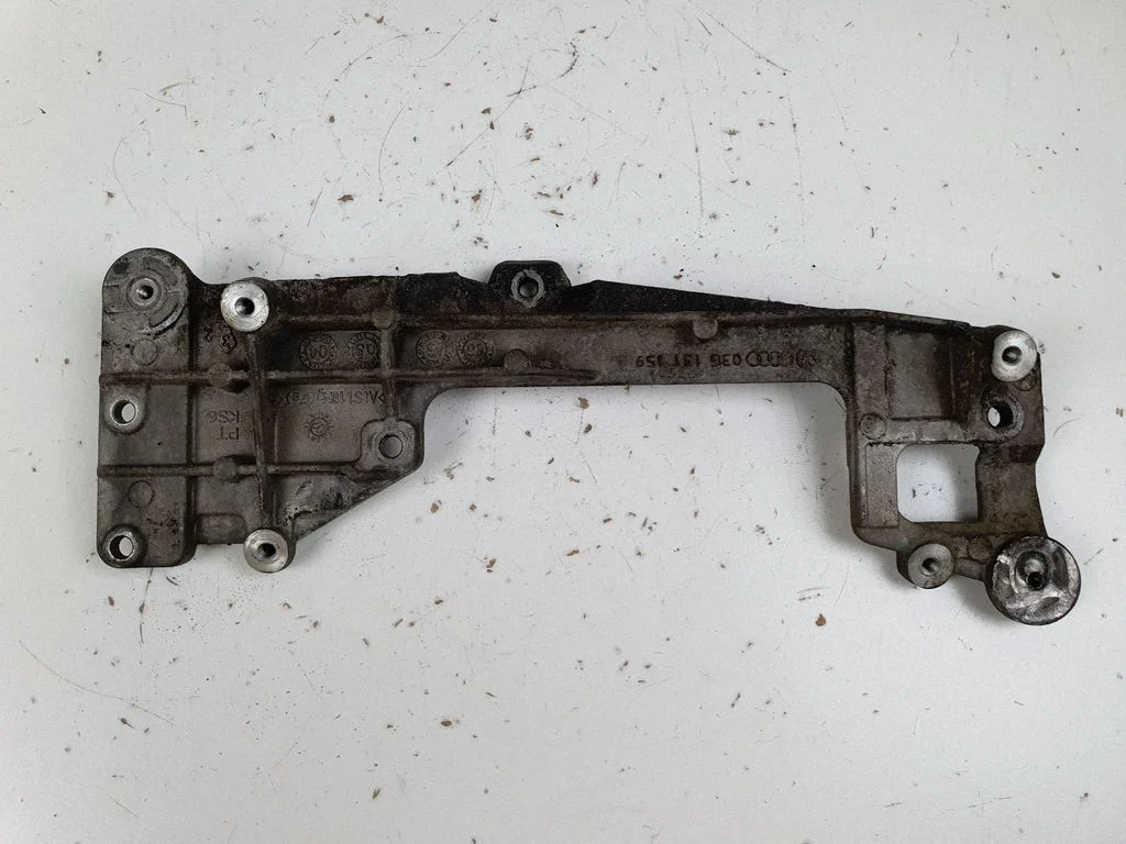 Engine mounting bracket – Audi A3 S3 8P (2003-2012)
