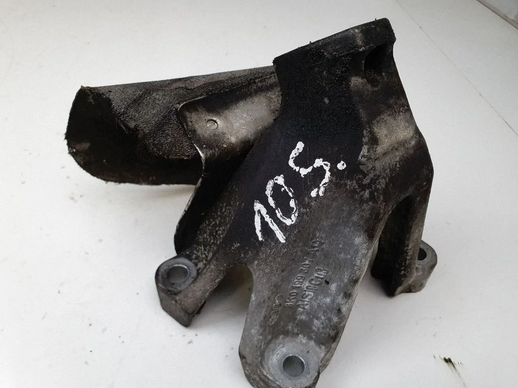 Mootori kinnituskronstein – Audi A5 Sportback 8TA (2009-2016)