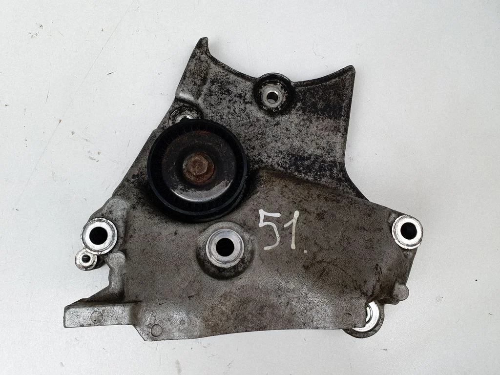 Engine mounting bracket – Opel Insignia A (2008-2017)