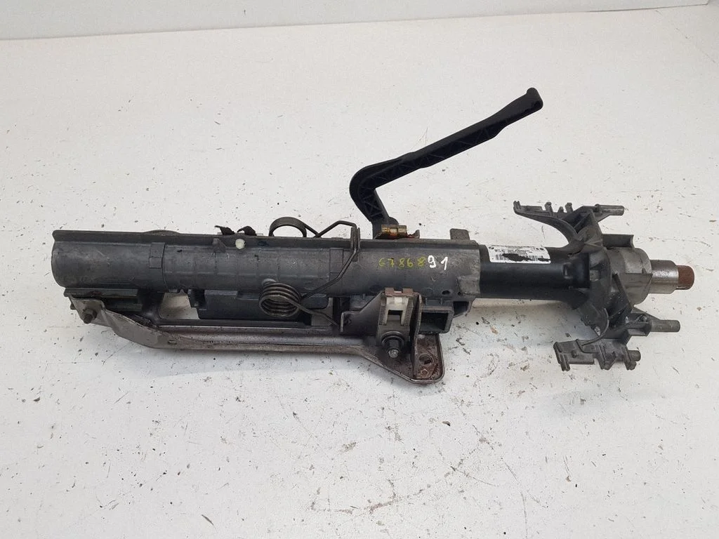 Steering wheel axle 6786891