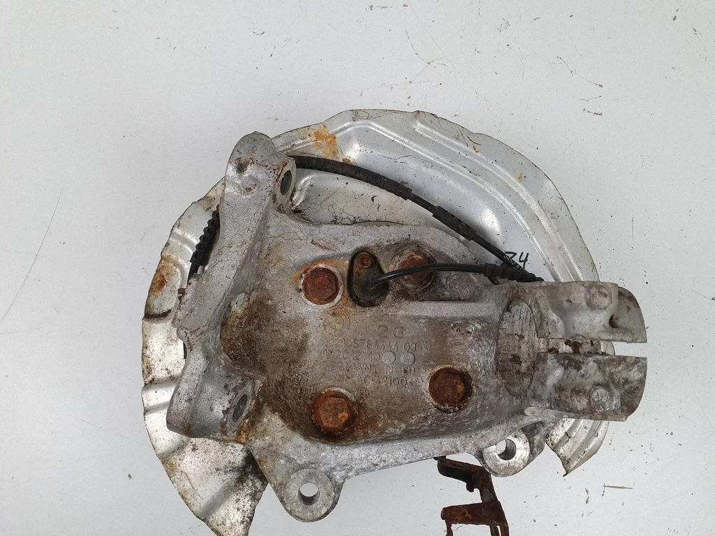 Front wheel hub spindle knuckle 6762852