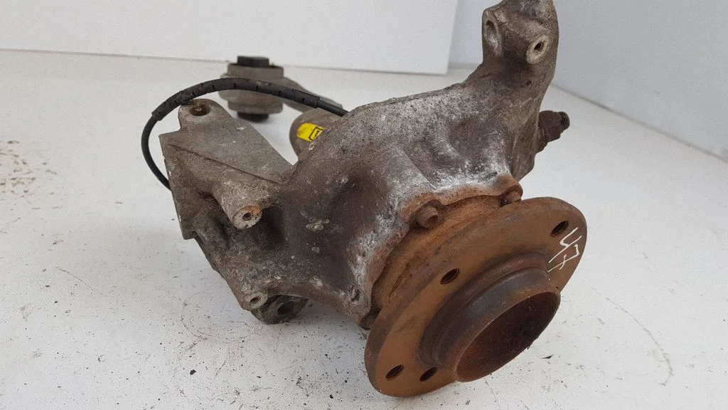 Front wheel hub spindle knuckle 6764444
