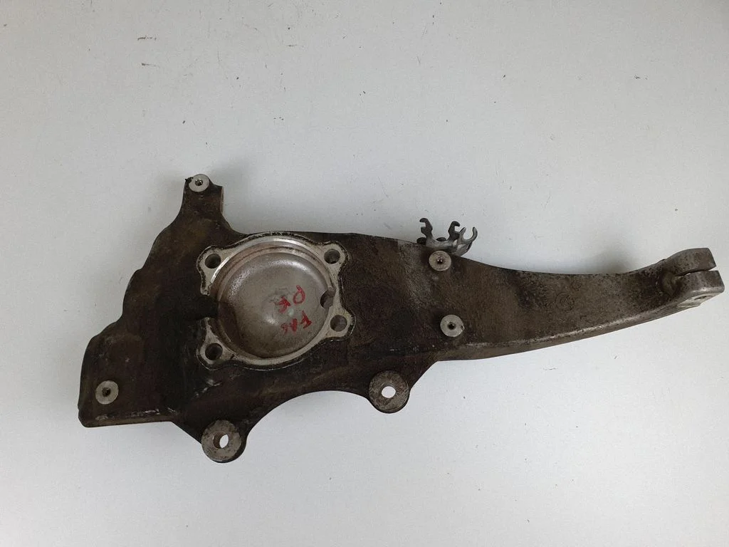 Front wheel hub spindle knuckle – front left