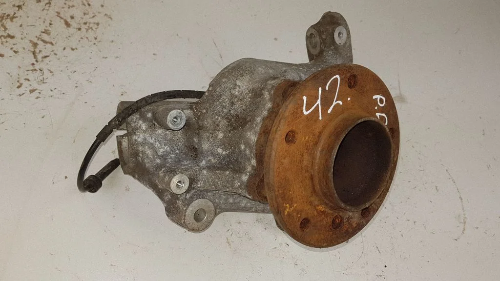 Front wheel hub spindle knuckle 6764444