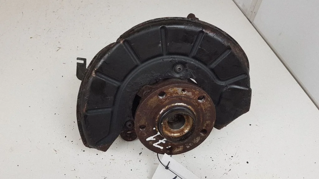 Front wheel hub spindle knuckle – front left