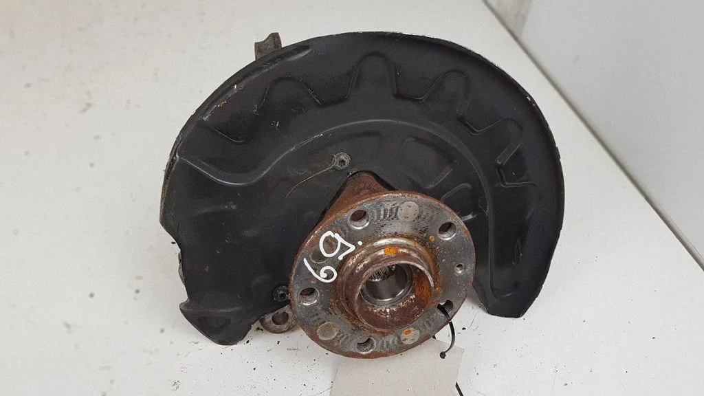Front wheel hub spindle knuckle – front right