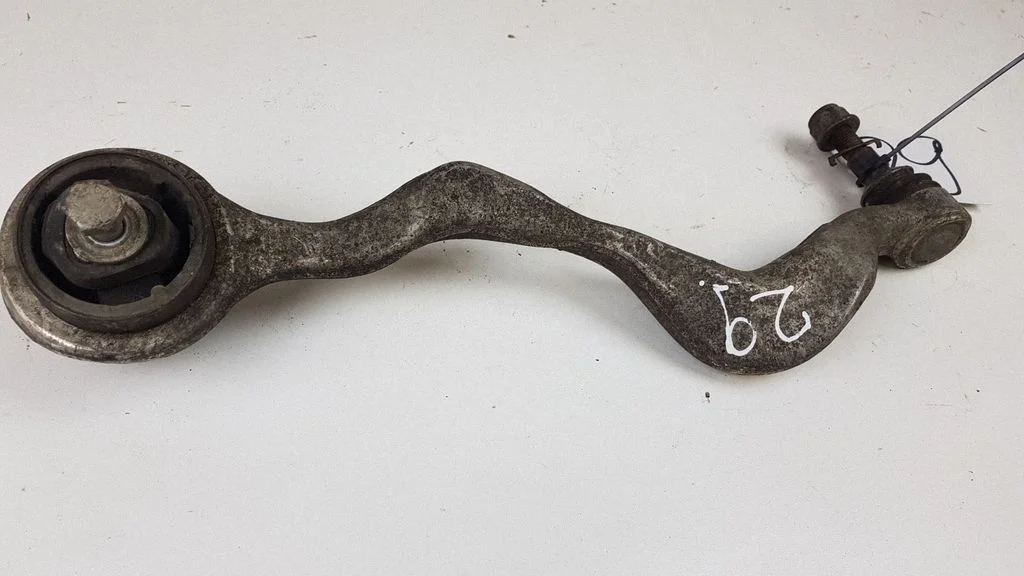 Front control arm – front left