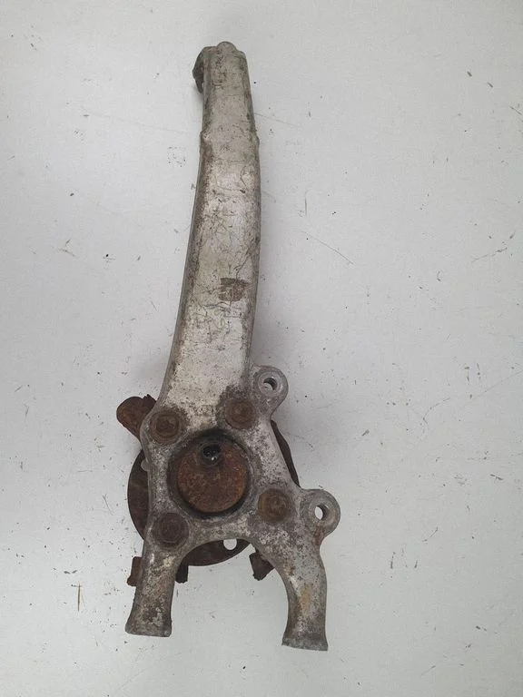 Front wheel hub spindle knuckle – front right