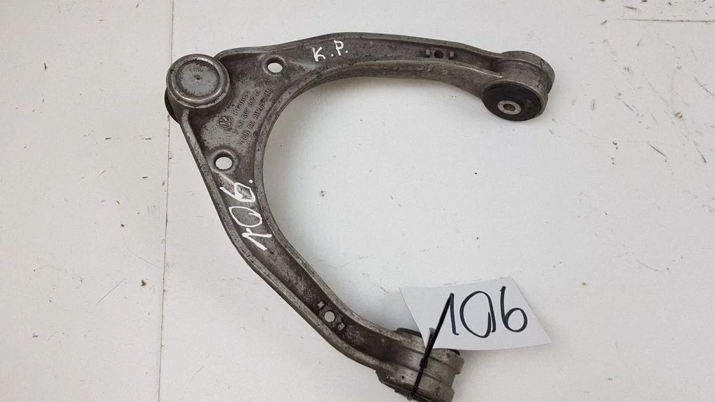 Priekšējā apakšējā svira/svārsts 7L0407047A