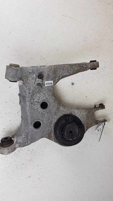 Front lower control arm/wishbone – Land Rover Range Rover Sport L494 (2013-)