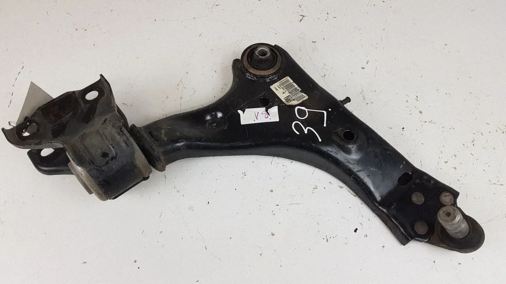 Front lower control arm/wishbone J9C33A052AC