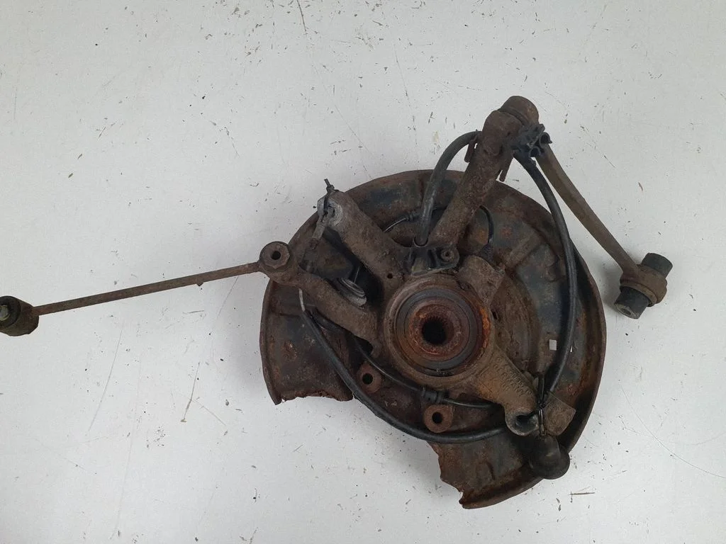 Rear wheel hub spindle/knuckle A2203571005