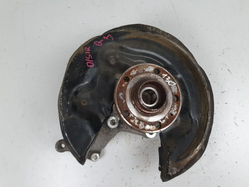 Aizmugurējais rumbas turētājs (šķautne) – Audi Q3 8U (2011-2016)