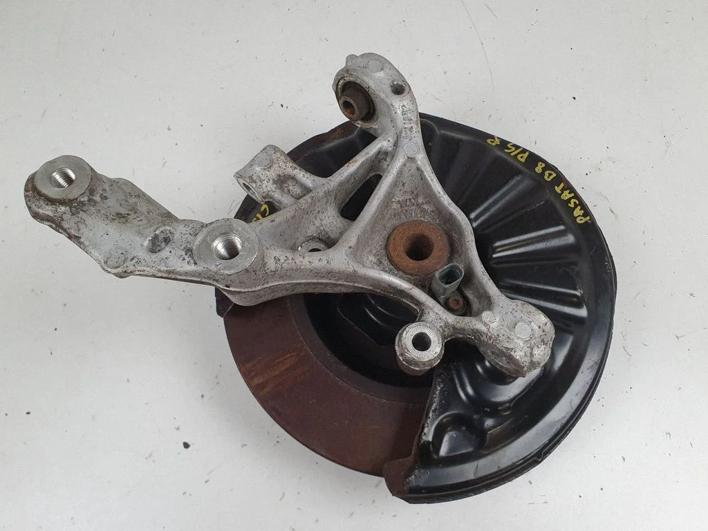 Rear wheel hub spindle/knuckle 3Q0615611