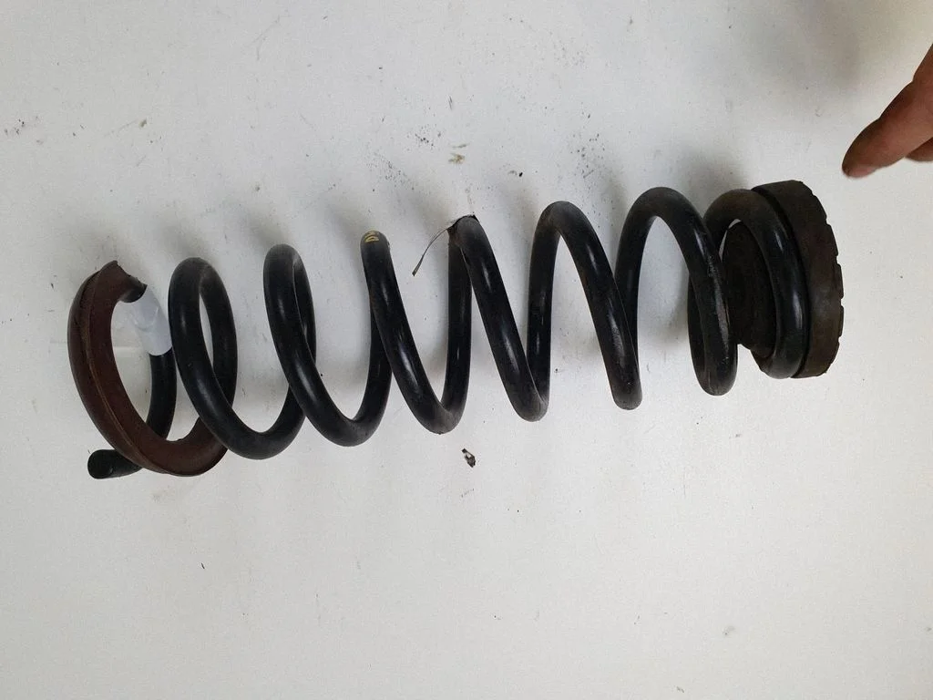 Rear coil spring 553503Z850