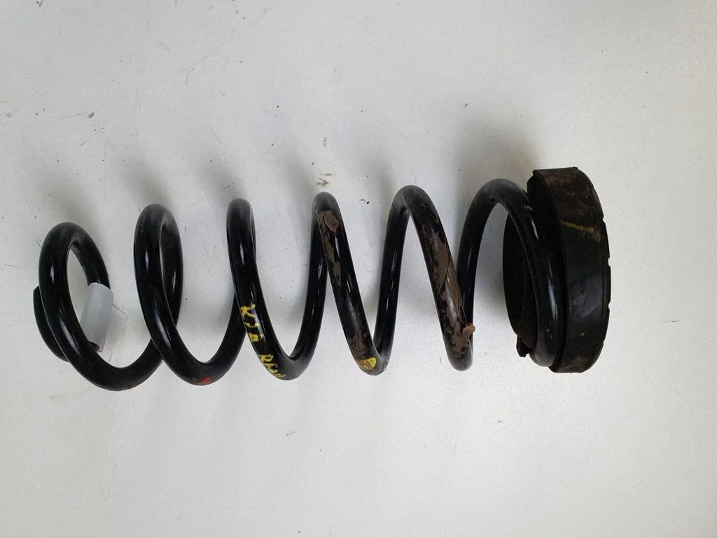 Rear coil spring 55350F1GB0