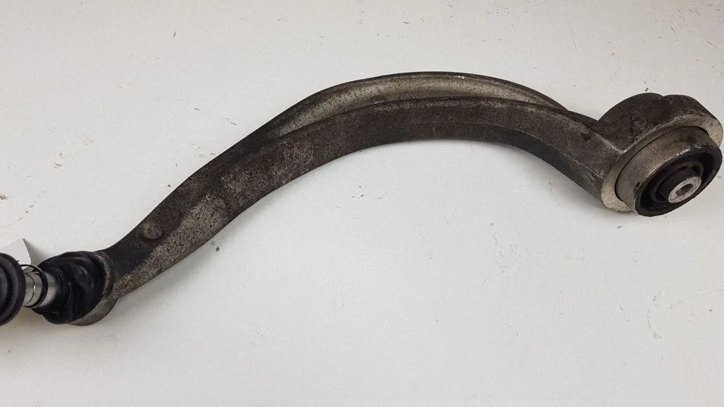Rear control arm – rear right