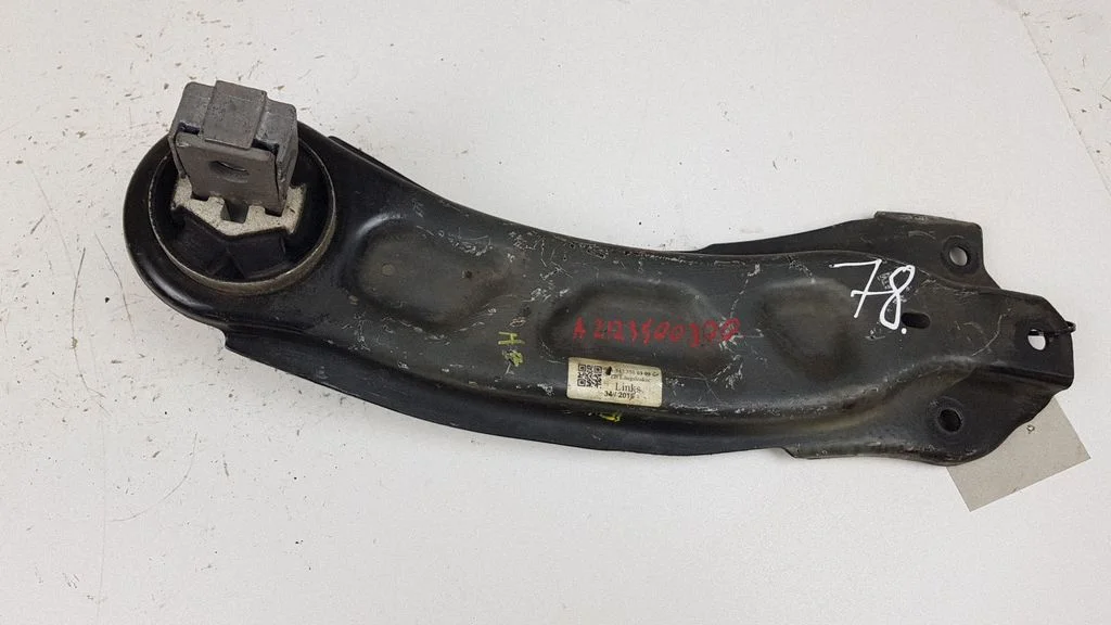 Aizmugurējā svira (dakša) A2423500300